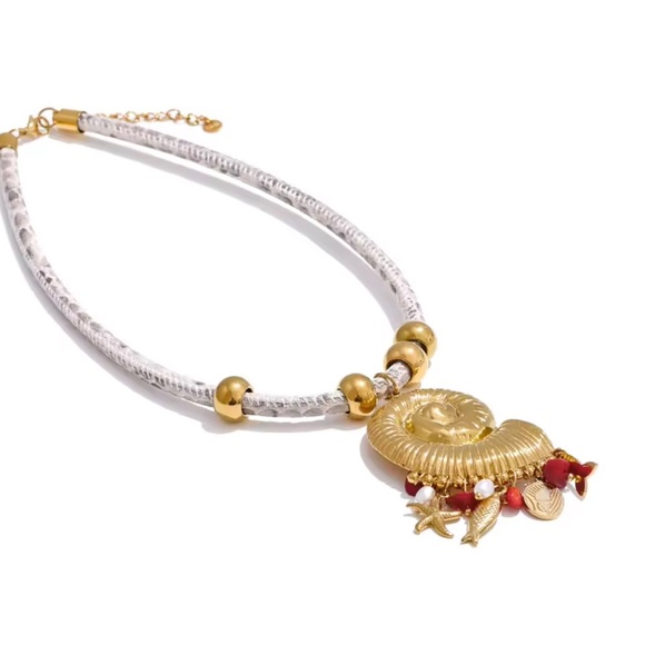 Golden Seashell Pendant Necklace – Nautical Charm with Natural Stone Accents - Picture 8 of 17